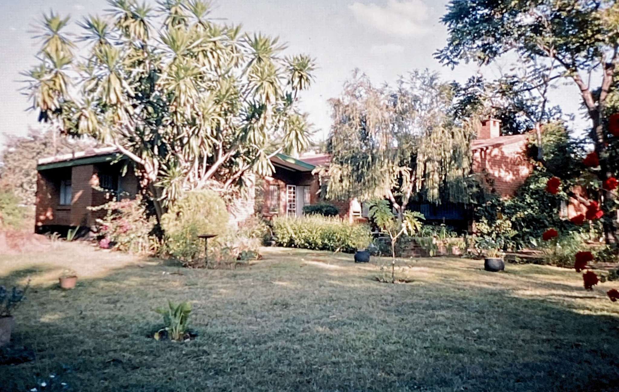 Lingadzi Manse Garden and House in June 1999